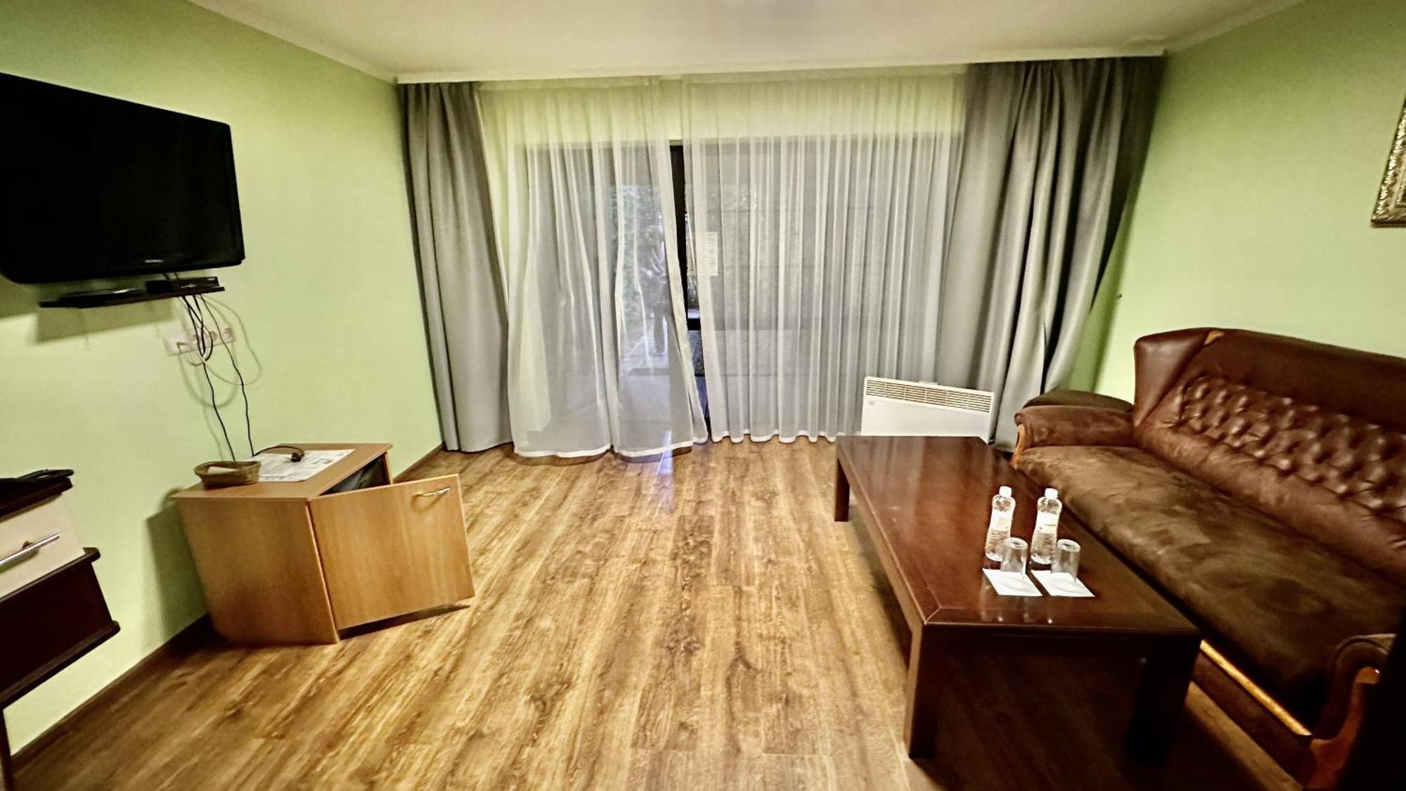 Petrovskyi Brovar Brovary Buitenkant foto