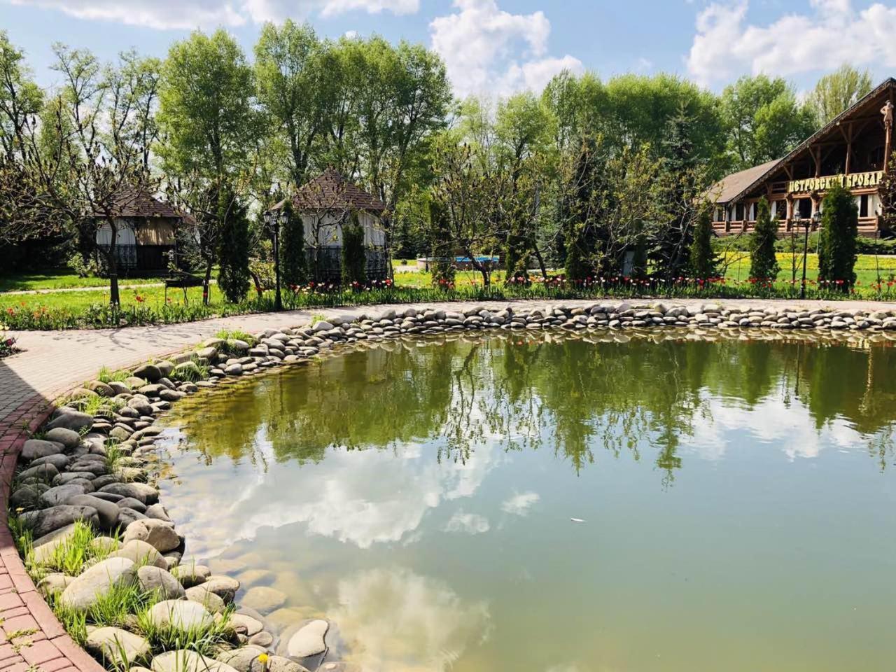Petrovskyi Brovar Brovary Buitenkant foto