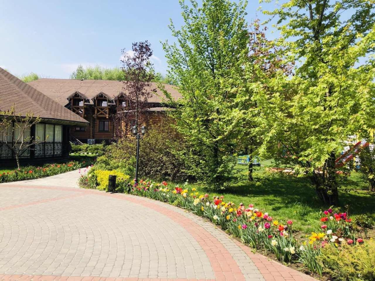 Petrovskyi Brovar Brovary Buitenkant foto