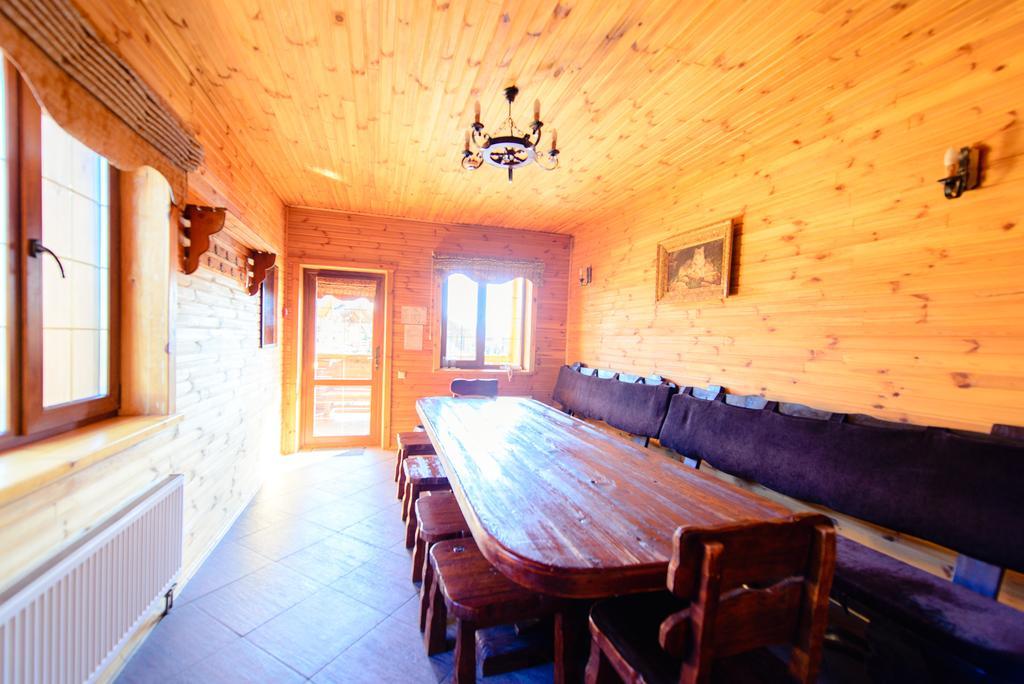 Petrovskyi Brovar Brovary Buitenkant foto
